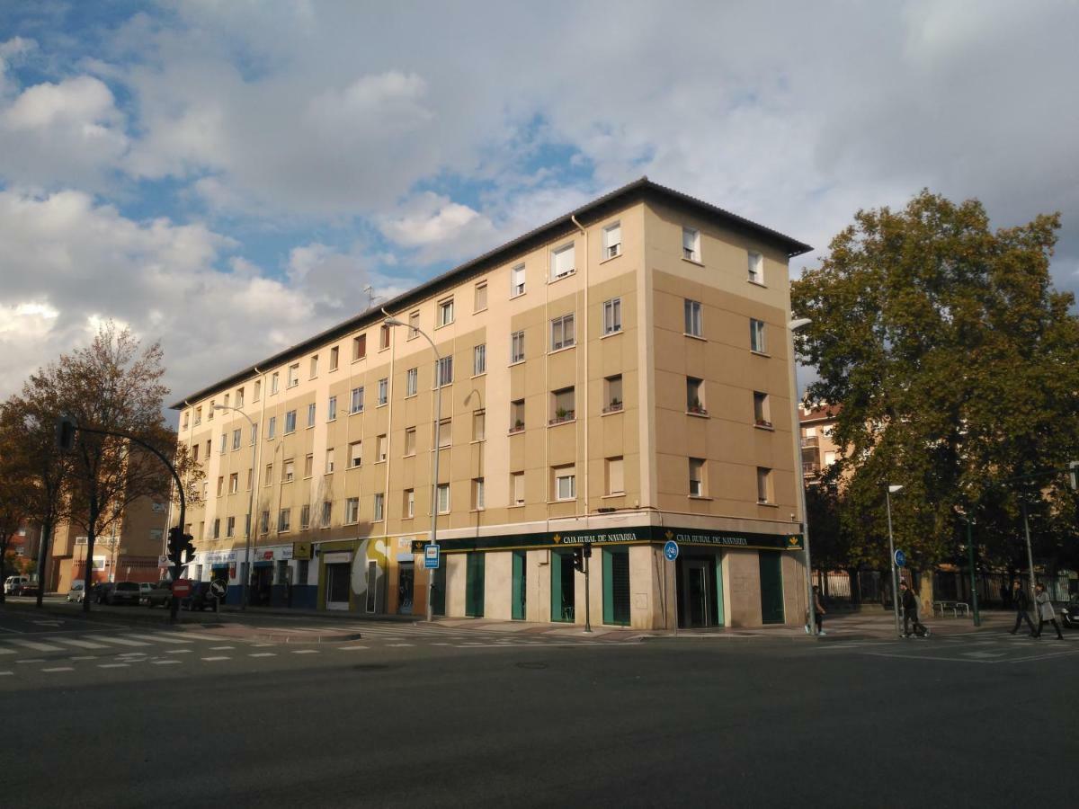 Apartamento Turistico Marcelo Celayeta At Cerca Del Centro Pamplona Dış mekan fotoğraf